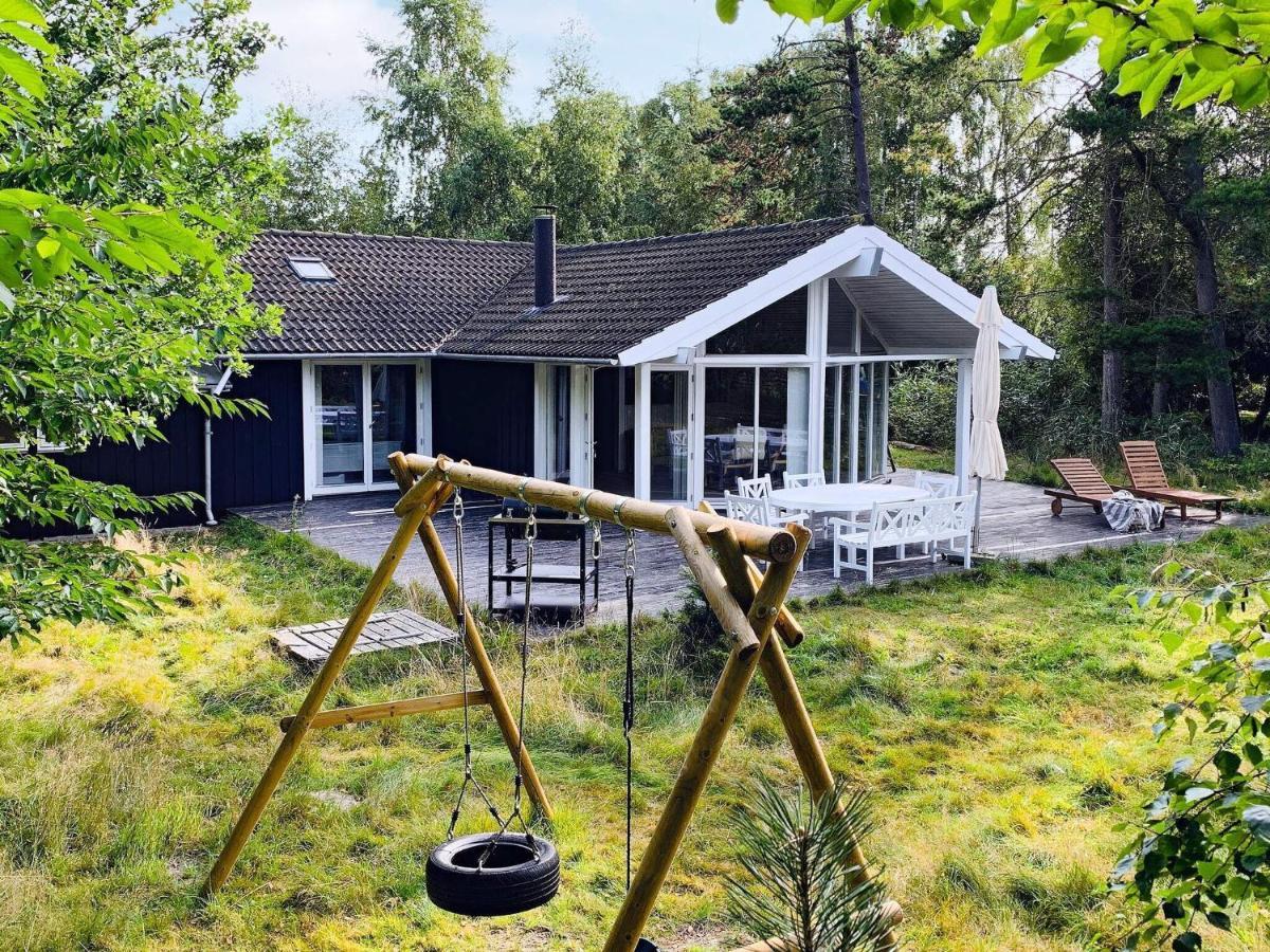 8 Person Holiday Home In Gedser Exterior photo